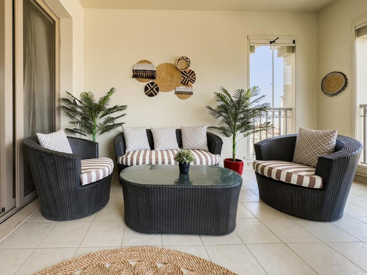 Sunny Center L Serviced L Golf L Pool L Gym L 3 Apartment