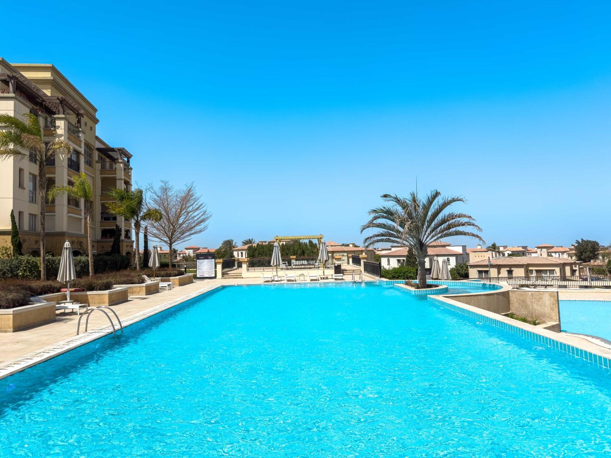 Apartment Sunny Center L Serviced L Golf L Pool L Gym L 3 *